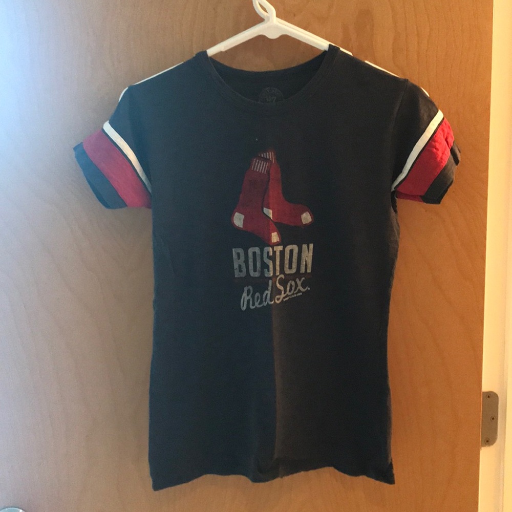 Cute woman’s Boston Red Sox T-shirt